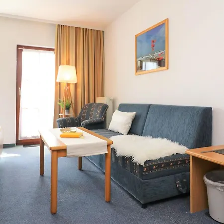 Deutsches Haus 25 * Wustrow (Fischland)